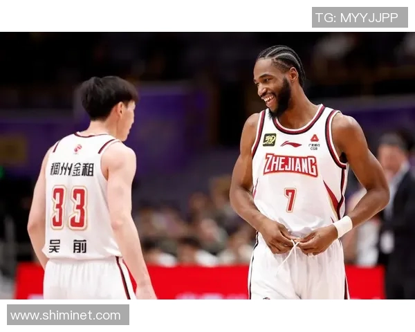 2013年CBA精彩对决北京队与青岛队激烈碰撞展现篮球魅力与团队精神 2013年CBA精彩对决北京队与青岛队激烈碰撞展现篮球魅力与团队精神